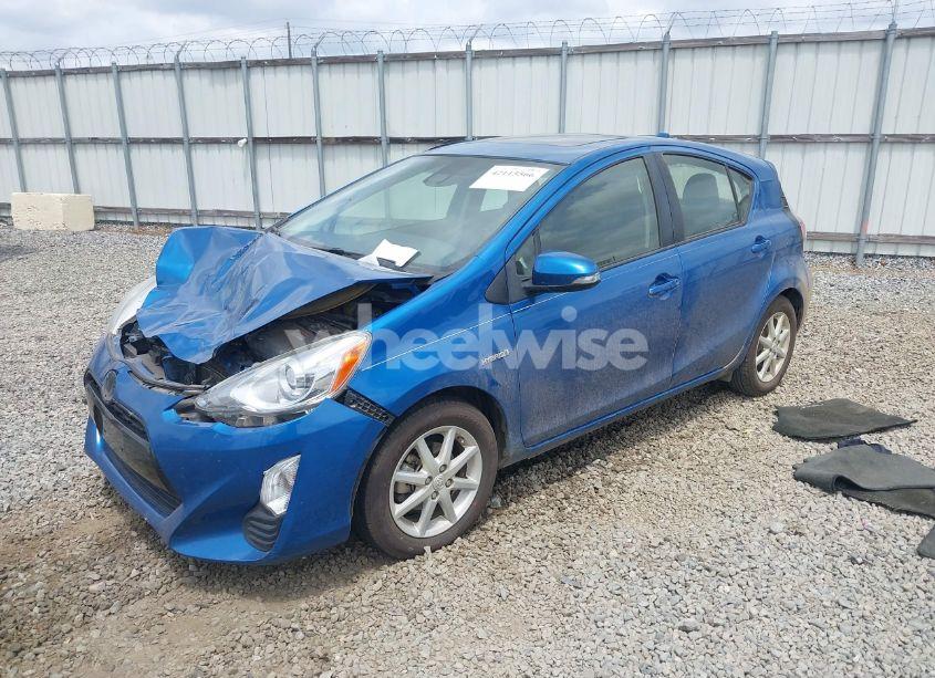 Photo 2 of 2016 Toyota Prius C THREE (VIN JTDKDTB30G1117670)