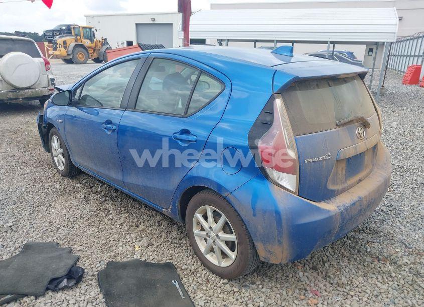 Photo 3 of 2016 Toyota Prius C THREE (VIN JTDKDTB30G1117670)