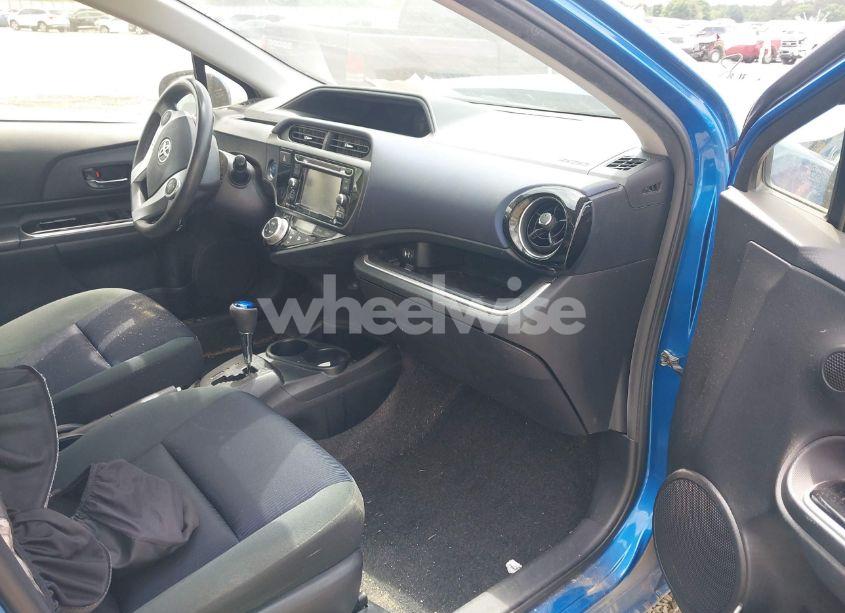 Photo 5 of 2016 Toyota Prius C THREE (VIN JTDKDTB30G1117670)