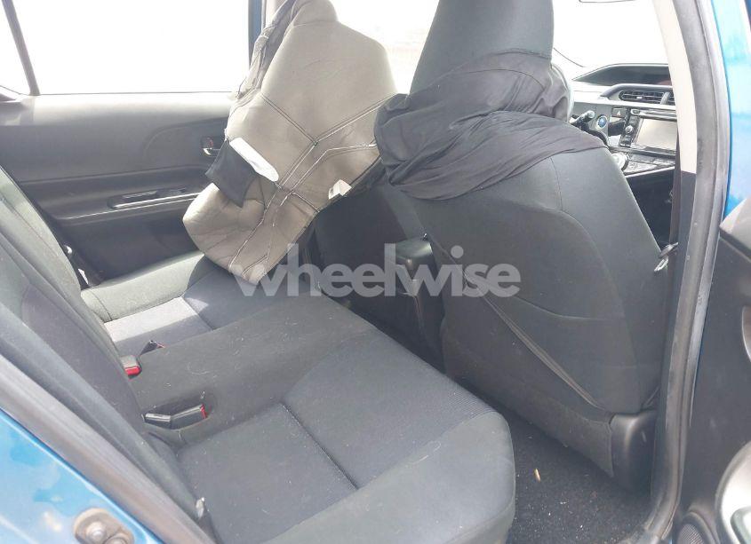 Photo 8 of 2016 Toyota Prius C THREE (VIN JTDKDTB30G1117670)