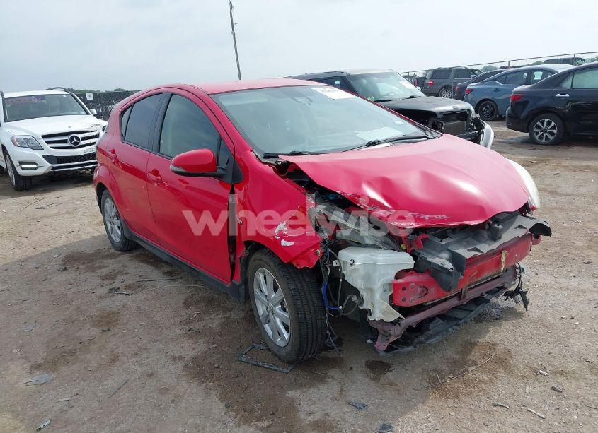 2017 Toyota Prius C TWO (VIN JTDKDTB30H1593001) main photo