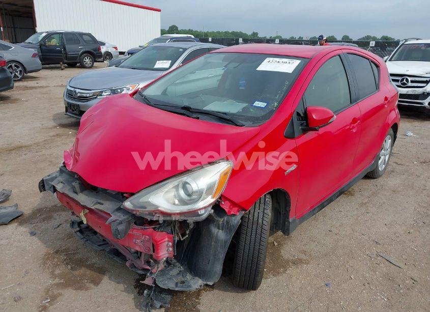 Photo 2 of 2017 Toyota Prius C TWO (VIN JTDKDTB30H1593001)