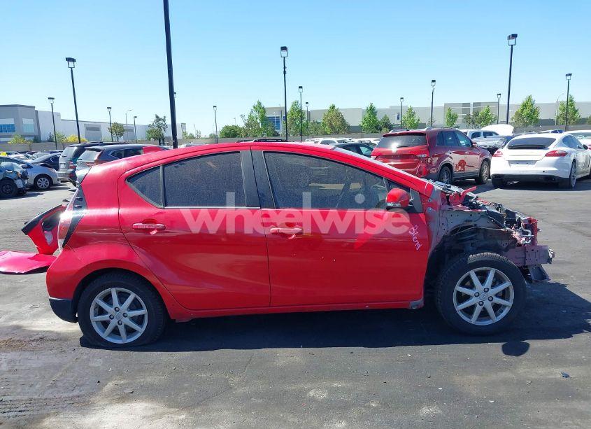 Photo 14 of 2017 Toyota Prius C ONE (VIN JTDKDTB30H1594830)