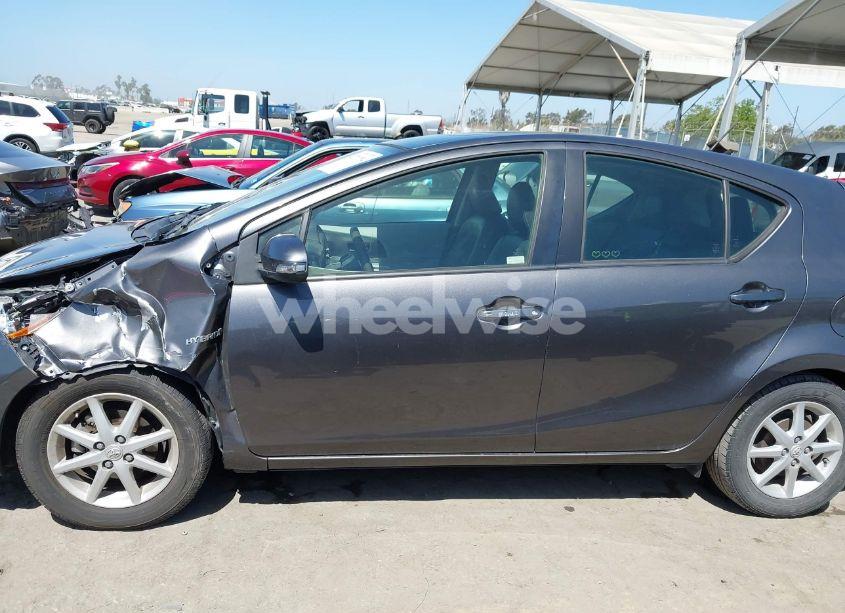 Photo 14 of 2012 Toyota Prius C FOUR (VIN JTDKDTB31C1023968)
