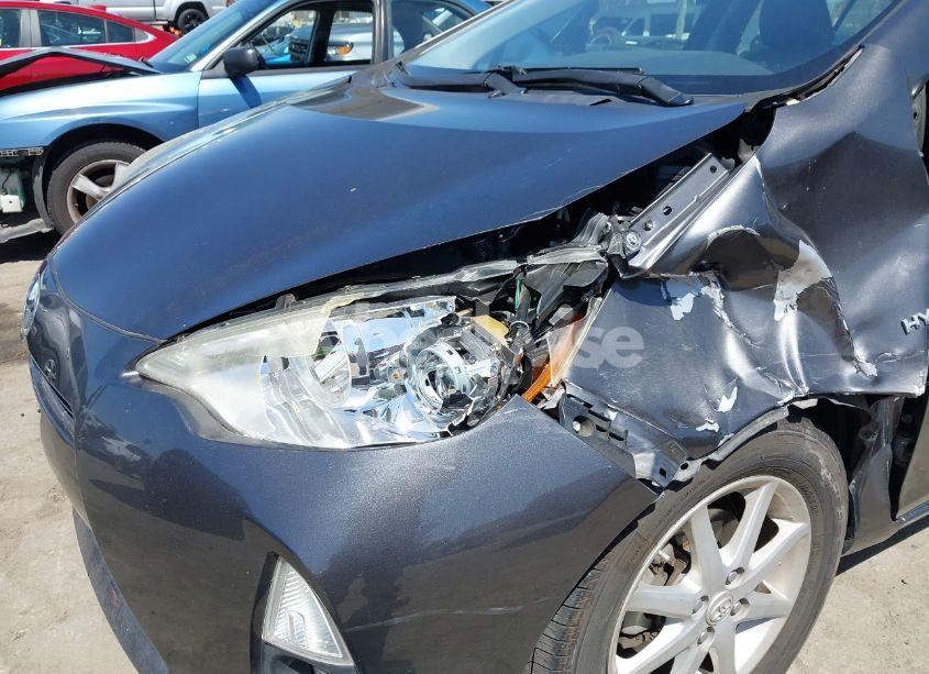 Photo 6 of 2012 Toyota Prius C FOUR (VIN JTDKDTB31C1023968)