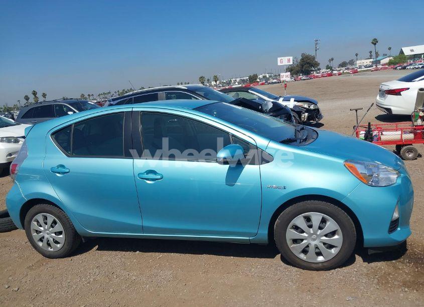 Photo 14 of 2014 Toyota Prius C ONE (VIN JTDKDTB31E1066788)