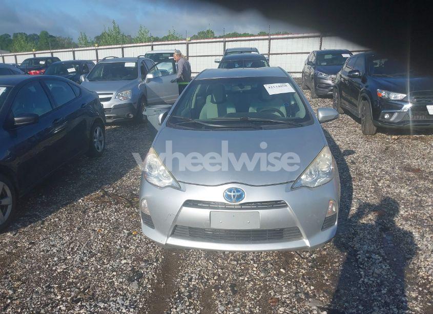 Photo 13 of 2014 Toyota Prius C ONE (VIN JTDKDTB31E1563677)