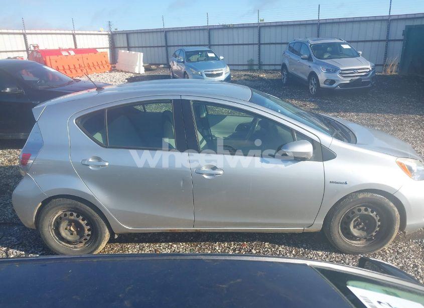 Photo 14 of 2014 Toyota Prius C ONE (VIN JTDKDTB31E1563677)