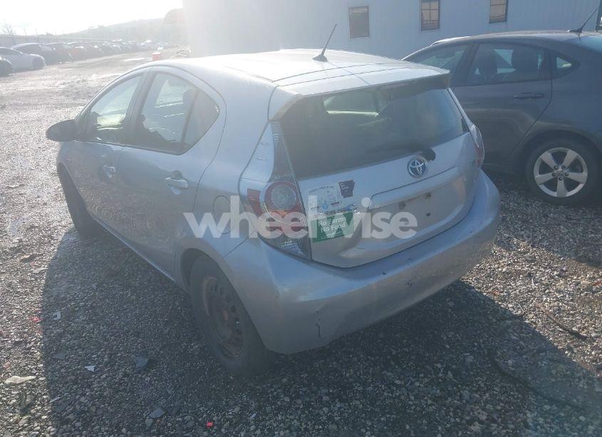 Photo 3 of 2014 Toyota Prius C ONE (VIN JTDKDTB31E1563677)