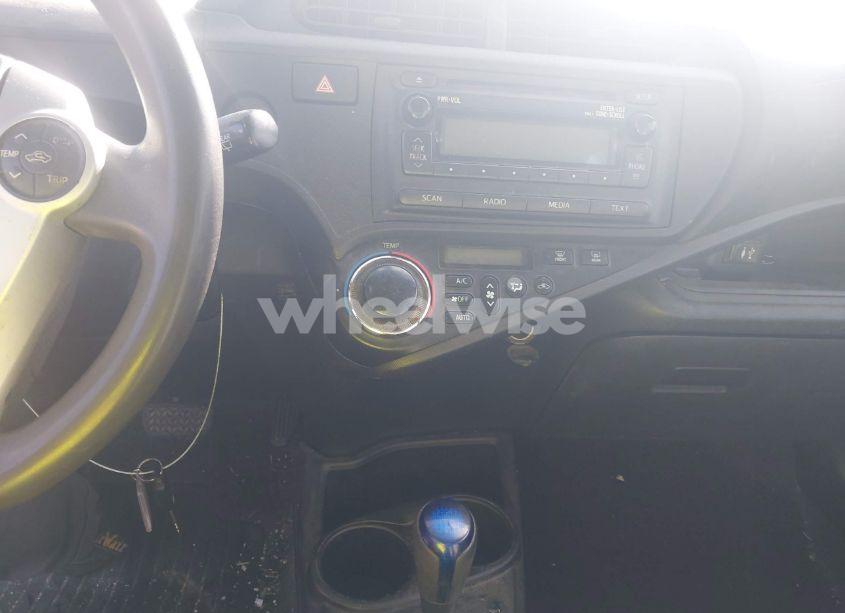 Photo 6 of 2014 Toyota Prius C ONE (VIN JTDKDTB31E1563677)