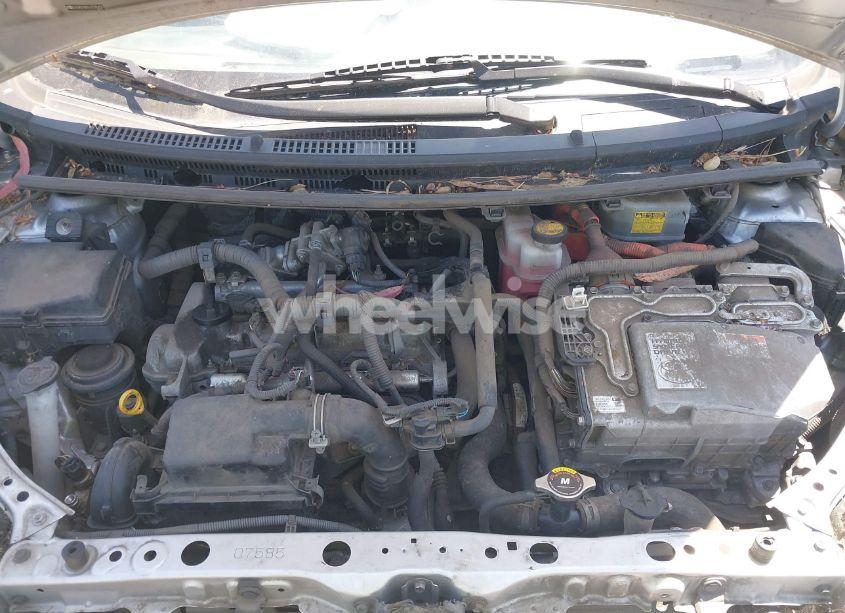 Photo 10 of 2016 Toyota Prius C ONE (VIN JTDKDTB31G1120450)