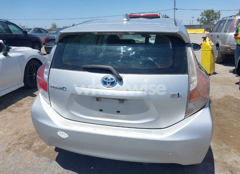 Photo 16 of 2016 Toyota Prius C ONE (VIN JTDKDTB31G1120450)