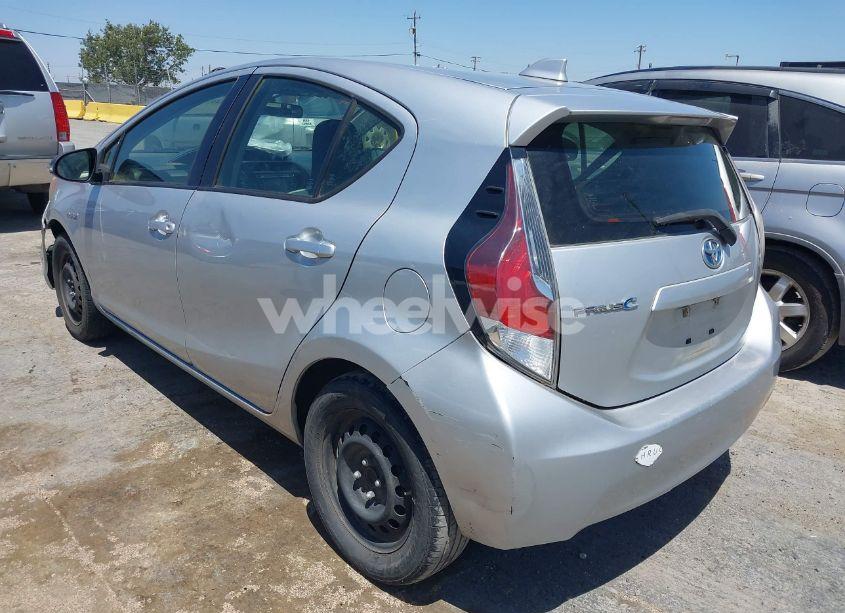 Photo 3 of 2016 Toyota Prius C ONE (VIN JTDKDTB31G1120450)