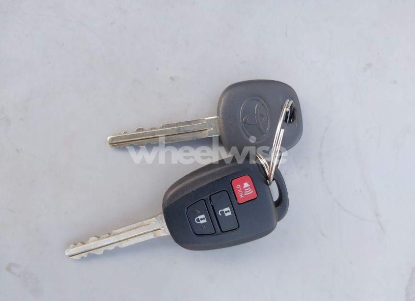 Photo 11 of 2016 Toyota Prius C TWO (VIN JTDKDTB31G1125003)