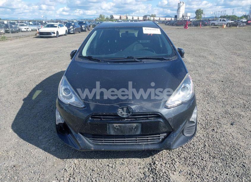 Photo 12 of 2016 Toyota Prius C TWO (VIN JTDKDTB31G1125003)