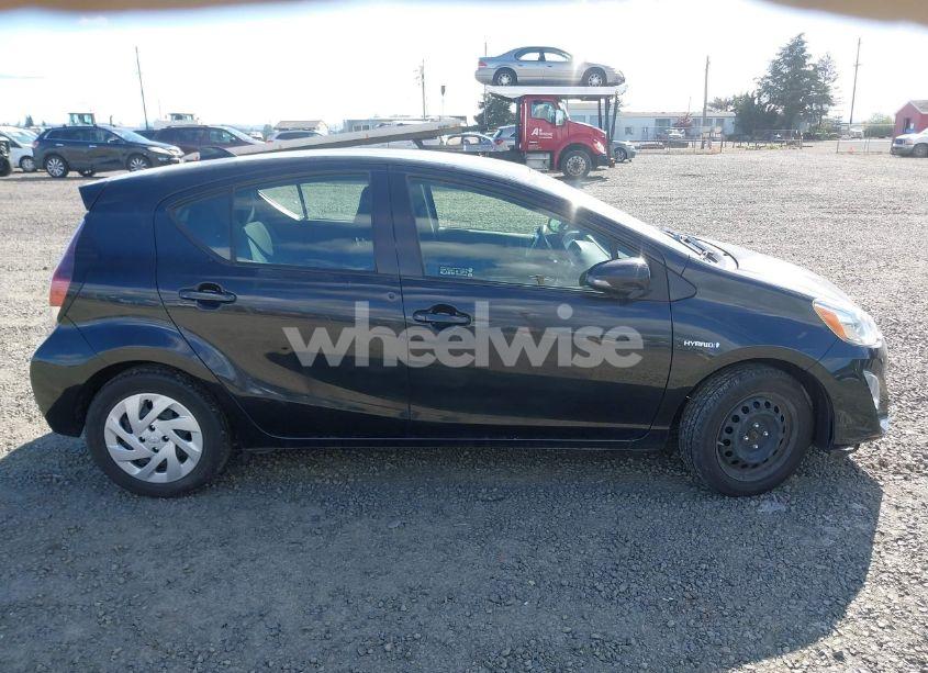 Photo 13 of 2016 Toyota Prius C TWO (VIN JTDKDTB31G1125003)