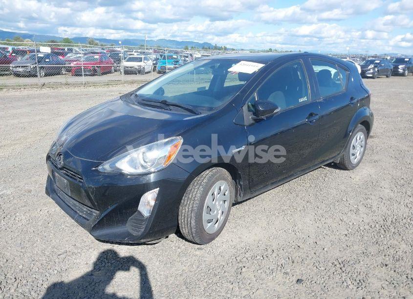 Photo 2 of 2016 Toyota Prius C TWO (VIN JTDKDTB31G1125003)