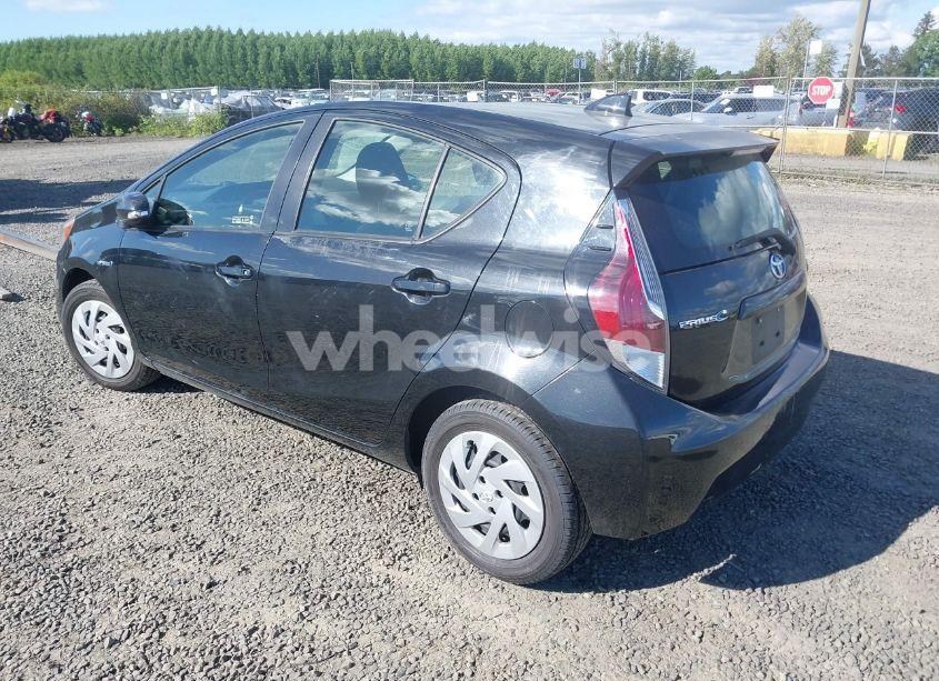 Photo 3 of 2016 Toyota Prius C TWO (VIN JTDKDTB31G1125003)