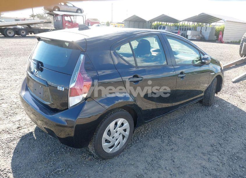 Photo 4 of 2016 Toyota Prius C TWO (VIN JTDKDTB31G1125003)