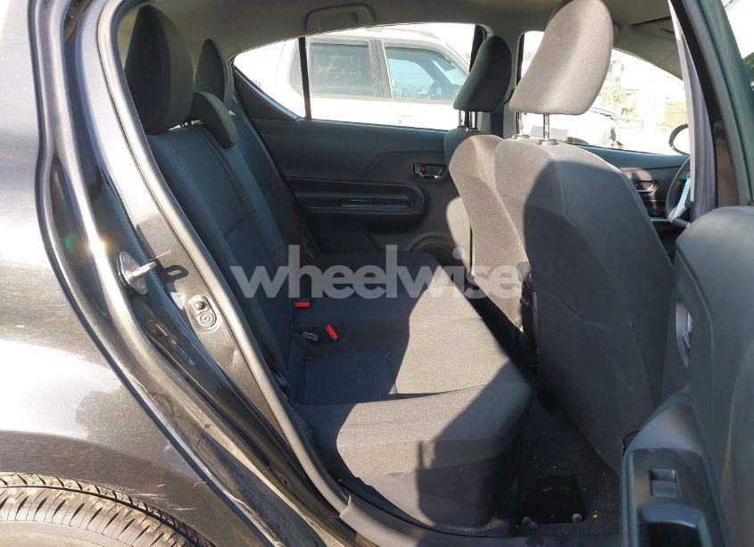 Photo 8 of 2016 Toyota Prius C TWO (VIN JTDKDTB31G1125003)