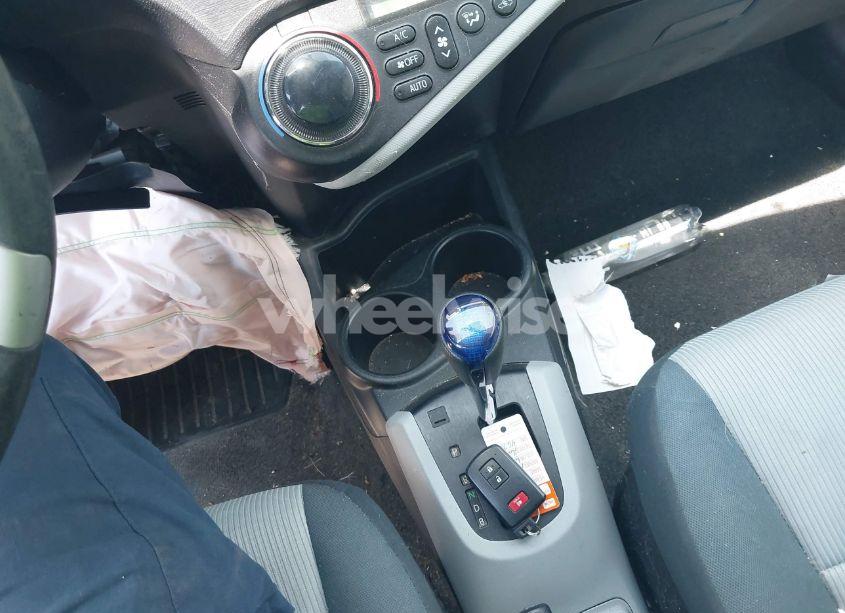 Photo 11 of 2012 Toyota Prius C THREE (VIN JTDKDTB32C1004670)