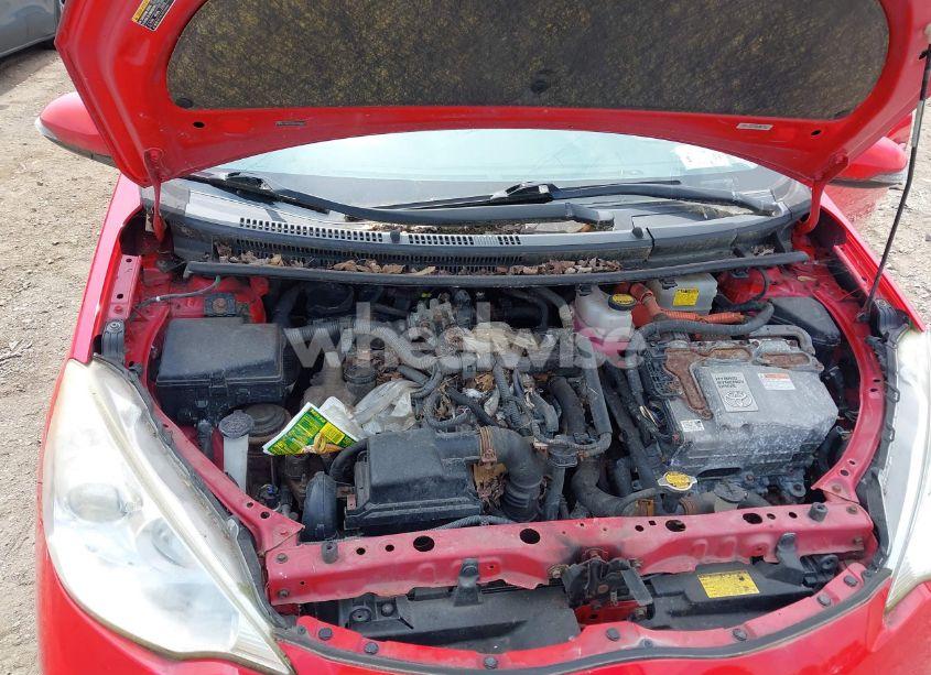 Photo 10 of 2013 Toyota Prius C THREE (VIN JTDKDTB32D1032227)