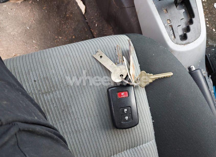 Photo 11 of 2013 Toyota Prius C THREE (VIN JTDKDTB32D1032227)