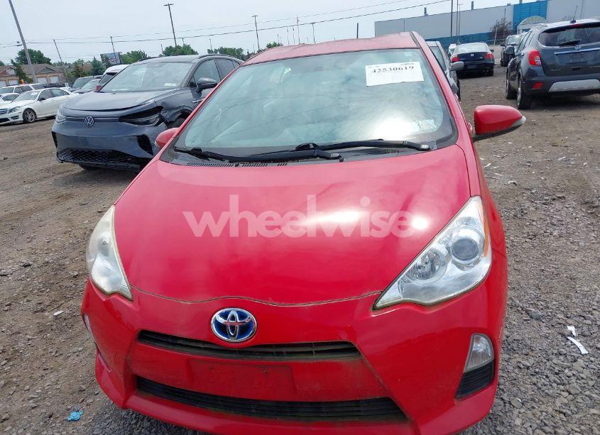 Photo 12 of 2013 Toyota Prius C THREE (VIN JTDKDTB32D1032227)