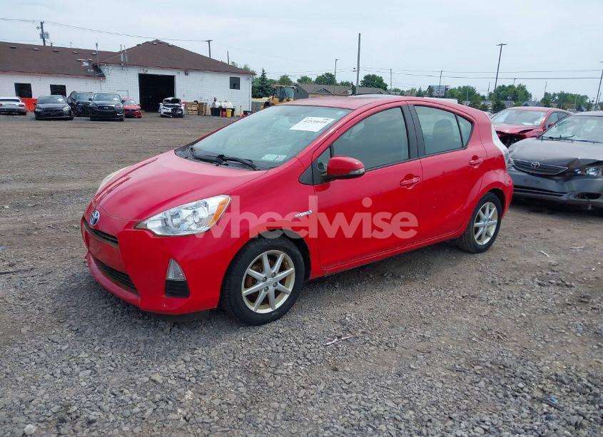 Photo 2 of 2013 Toyota Prius C THREE (VIN JTDKDTB32D1032227)