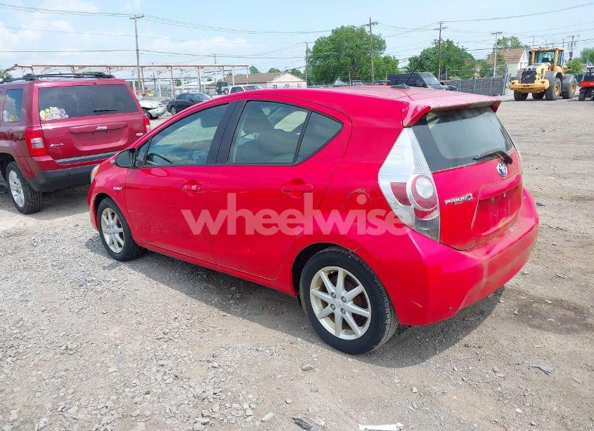 Photo 3 of 2013 Toyota Prius C THREE (VIN JTDKDTB32D1032227)
