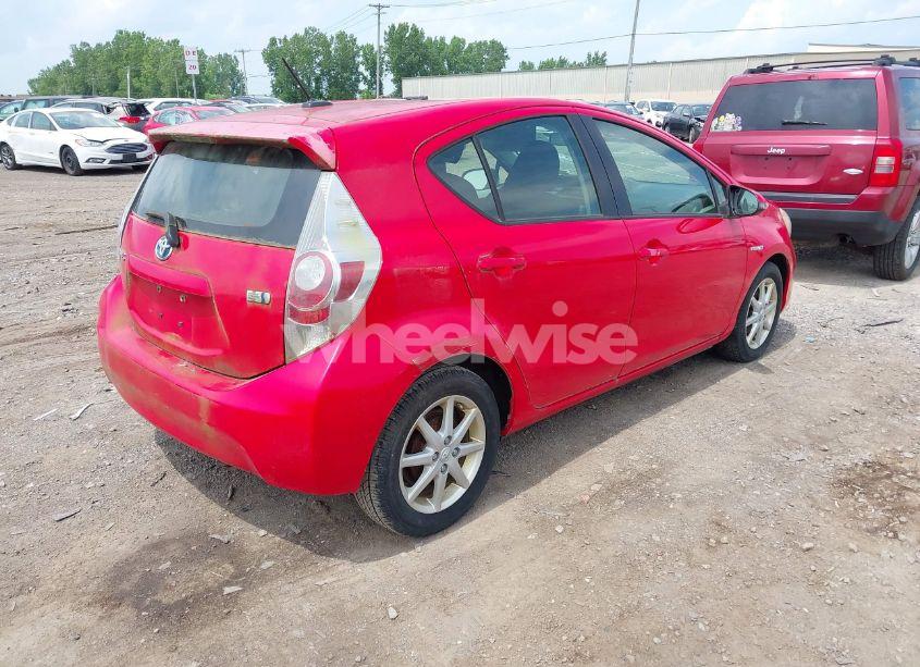 Photo 4 of 2013 Toyota Prius C THREE (VIN JTDKDTB32D1032227)