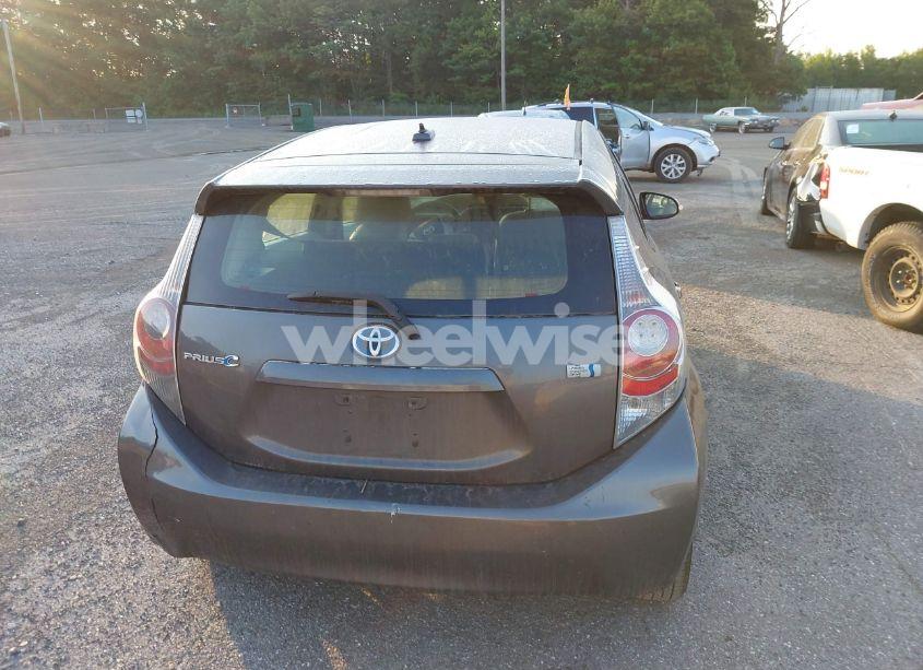 Photo 15 of 2013 Toyota Prius C FOUR (VIN JTDKDTB33D1036786)