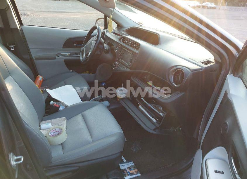 Photo 5 of 2013 Toyota Prius C FOUR (VIN JTDKDTB33D1036786)