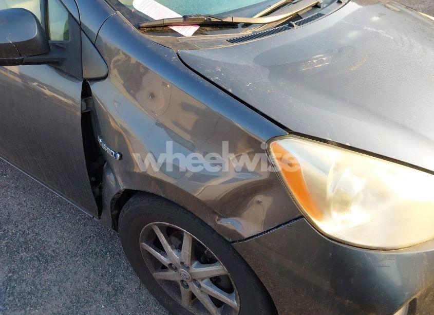 Photo 6 of 2013 Toyota Prius C FOUR (VIN JTDKDTB33D1036786)