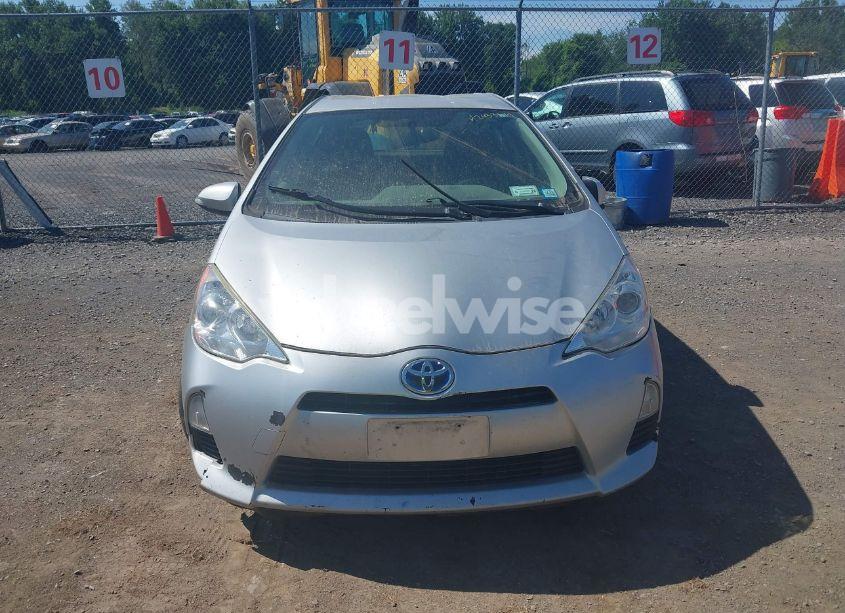Photo 12 of 2013 Toyota Prius C TWO (VIN JTDKDTB33D1539203)