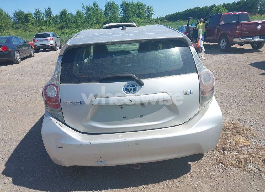 Photo 16 of 2013 Toyota Prius C TWO (VIN JTDKDTB33D1539203)