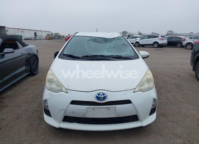 Photo 12 of 2014 Toyota Prius C ONE (VIN JTDKDTB33E1559405)