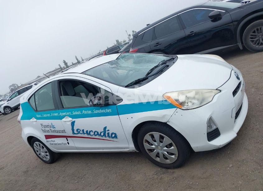 Photo 13 of 2014 Toyota Prius C ONE (VIN JTDKDTB33E1559405)