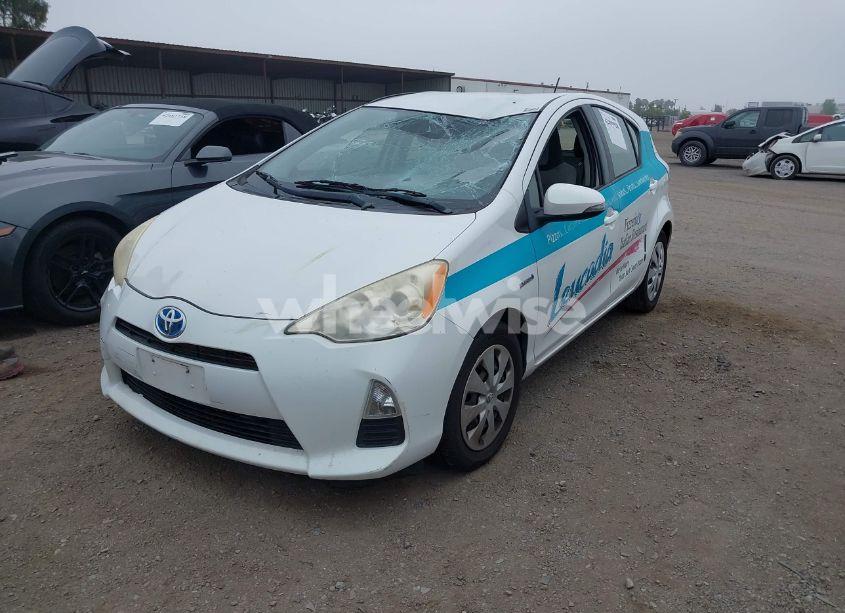 Photo 2 of 2014 Toyota Prius C ONE (VIN JTDKDTB33E1559405)