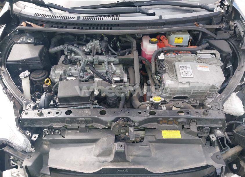 Photo 10 of 2014 Toyota Prius C THREE (VIN JTDKDTB33E1569335)