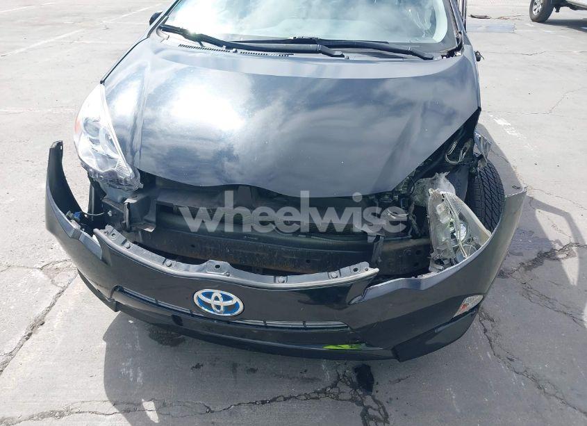 Photo 17 of 2014 Toyota Prius C THREE (VIN JTDKDTB33E1569335)