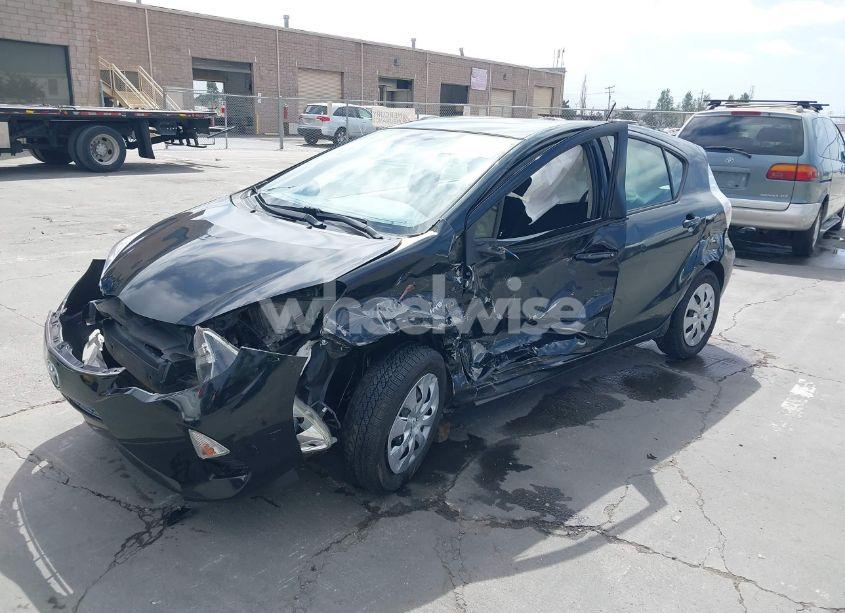 Photo 2 of 2014 Toyota Prius C THREE (VIN JTDKDTB33E1569335)