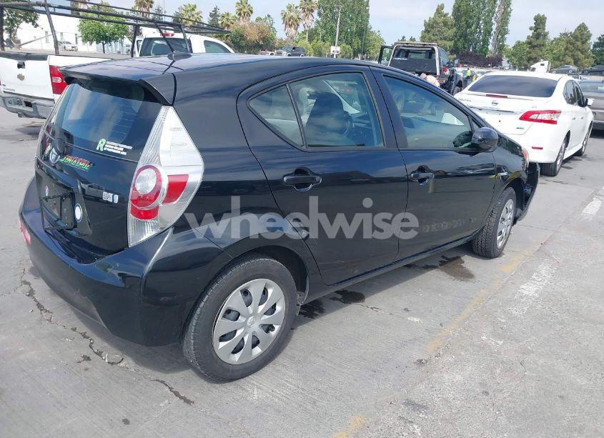 Photo 4 of 2014 Toyota Prius C THREE (VIN JTDKDTB33E1569335)