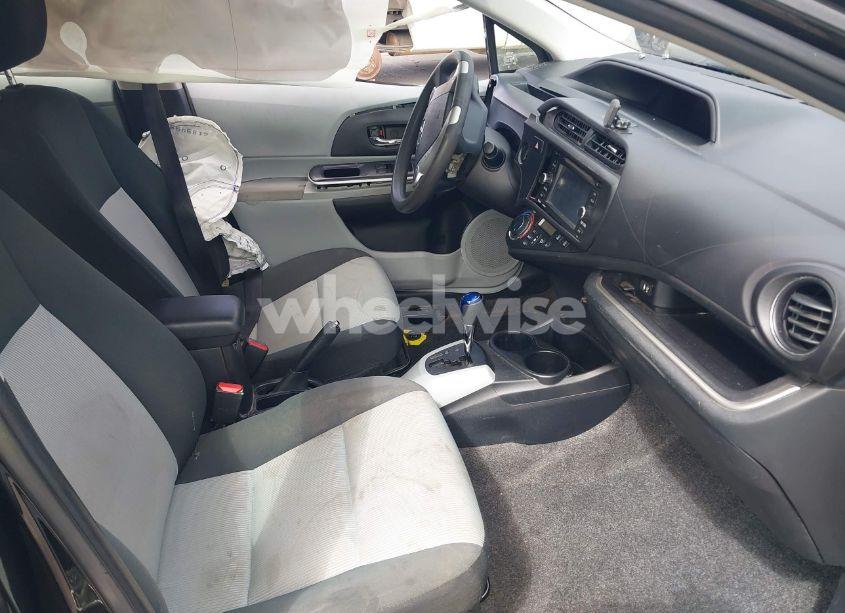 Photo 5 of 2014 Toyota Prius C THREE (VIN JTDKDTB33E1569335)