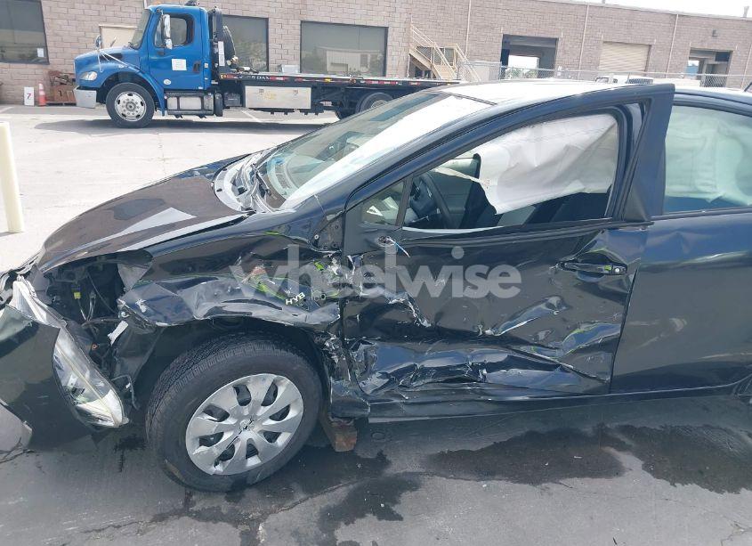 Photo 6 of 2014 Toyota Prius C THREE (VIN JTDKDTB33E1569335)