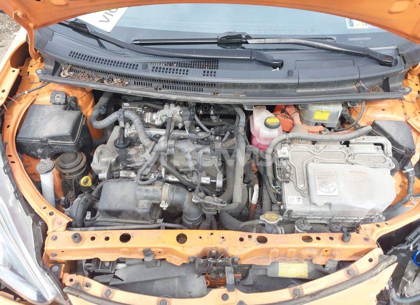 Photo 10 of 2015 Toyota Prius C FOUR/ONE/THREE/TWO (VIN JTDKDTB33F1092553)