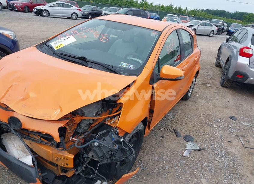 Photo 2 of 2015 Toyota Prius C FOUR/ONE/THREE/TWO (VIN JTDKDTB33F1092553)