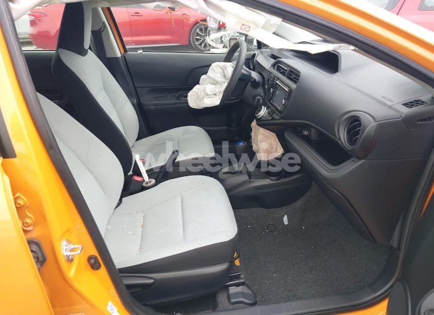 Photo 5 of 2015 Toyota Prius C FOUR/ONE/THREE/TWO (VIN JTDKDTB33F1092553)