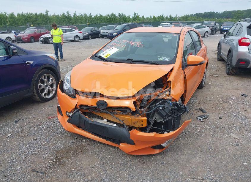 Photo 6 of 2015 Toyota Prius C FOUR/ONE/THREE/TWO (VIN JTDKDTB33F1092553)