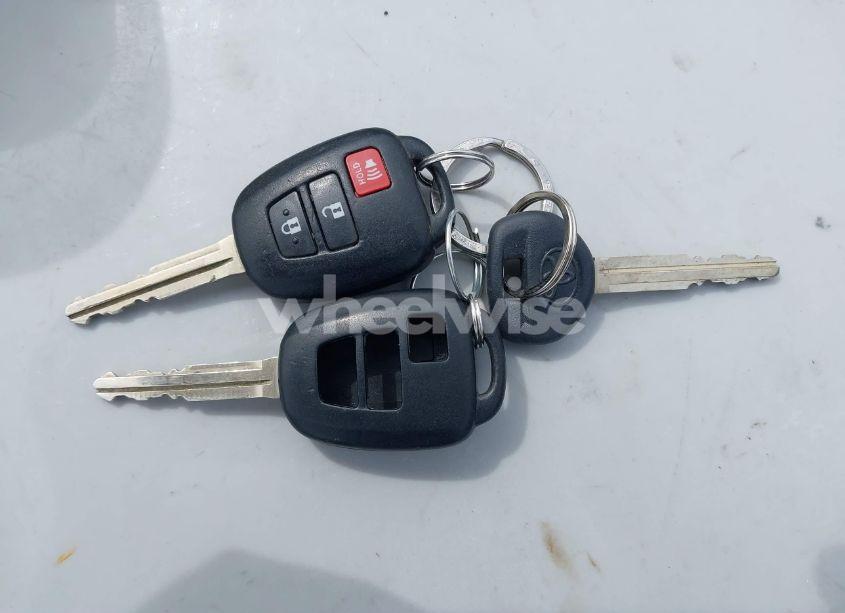 Photo 11 of 2013 Toyota Prius C ONE (VIN JTDKDTB34D1057260)